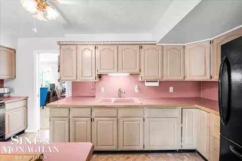 Kitchen - 9017 Stone, Algonac, MI 48001 photo 6 of 8