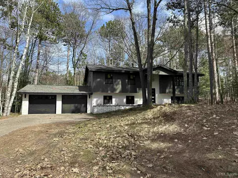 12 Elder Dr, Marquette, MI 49855
