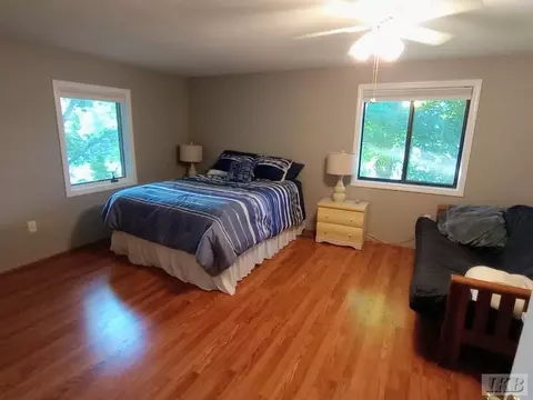Bedroom - 2119 Middle Hvn, Gladwin, MI 48624 photo 4 of 6