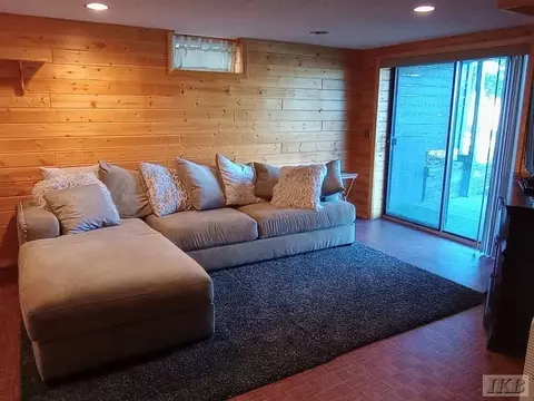Living - 2119 Middle Hvn, Gladwin, MI 48624 photo 11 of 11