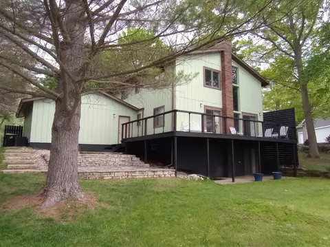 Exterior - 2119 Middle Hvn, Gladwin, MI 48624 photo 2 of 12