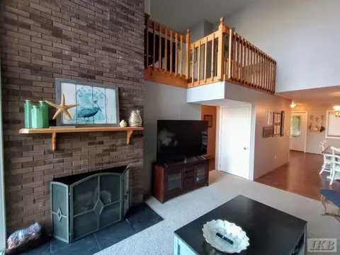 Living - 2119 Middle Hvn, Gladwin, MI 48624 photo 2 of 11