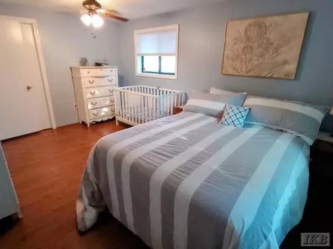 Bedroom - 2119 Middle Hvn, Gladwin, MI 48624 photo 3 of 6
