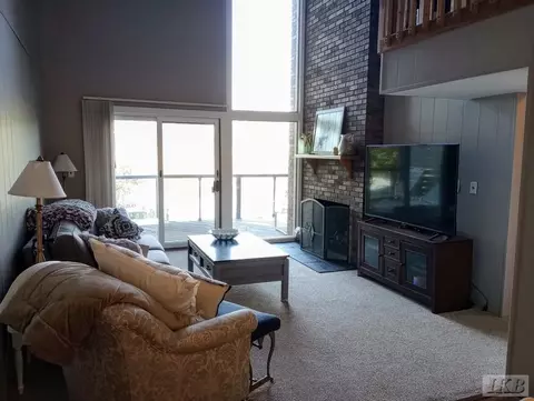 Living - 2119 Middle Hvn, Gladwin, MI 48624 photo 6 of 11