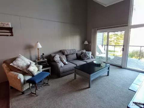 Living - 2119 Middle Hvn, Gladwin, MI 48624 photo 7 of 11