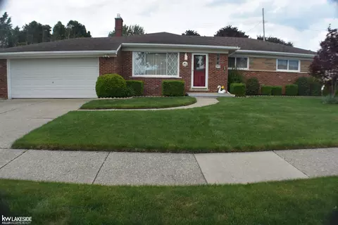 23113 S Rosedale, Saint Clair Shores, MI 48080
