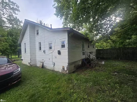 2429 Delaware, Flint, MI 48506 photo 2