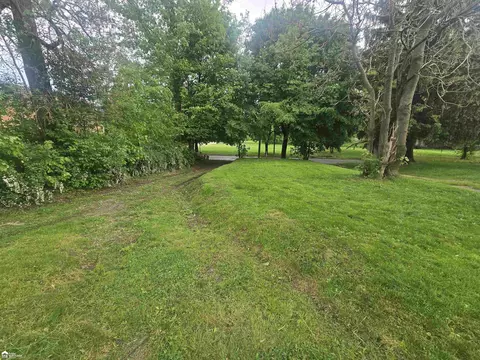 2429 Delaware, Flint, MI 48506 photo 4