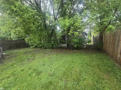 2429 Delaware, Flint, MI 48506 photo 3