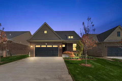 5854 Everton, Troy, MI 48085