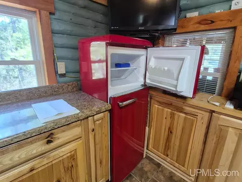 Kitchen - 13551 County Road Cs, Ishpeming, MI 49849 photo 2 of 2