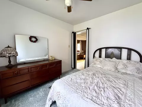 Bedroom - 4175 Cherokee, Gladwin, MI 48624 photo 6 of 13