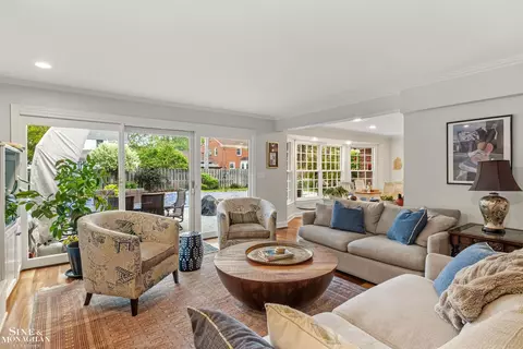 Living - 764 Pemberton, Grosse Pointe Park, MI 48230 photo 6 of 8