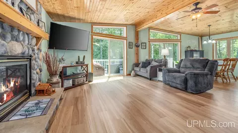 5935 Brampton 275, Gladstone, MI 49837 photo 8