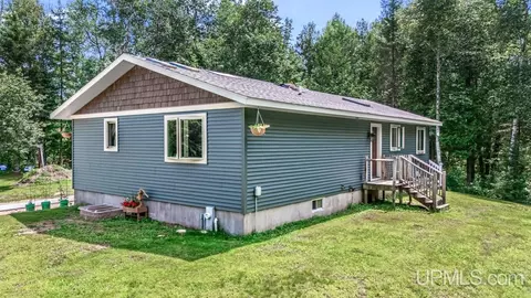 5935 Brampton 275, Gladstone, MI 49837 photo 5