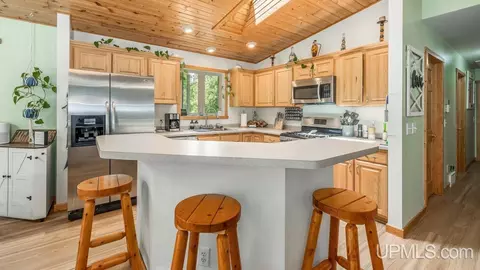 5935 Brampton 275, Gladstone, MI 49837 photo 12