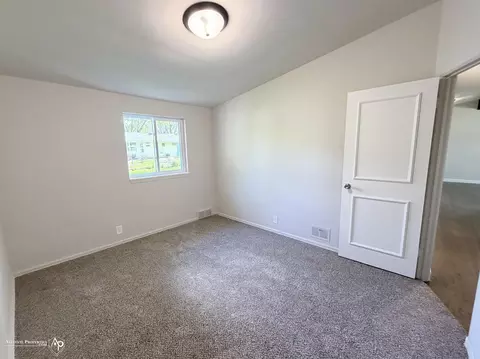 Bedroom - 719 Fitzner, Davison, MI 48423 photo 4 of 5