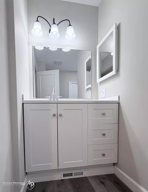 Bath - 719 Fitzner, Davison, MI 48423 photo 1 of 2