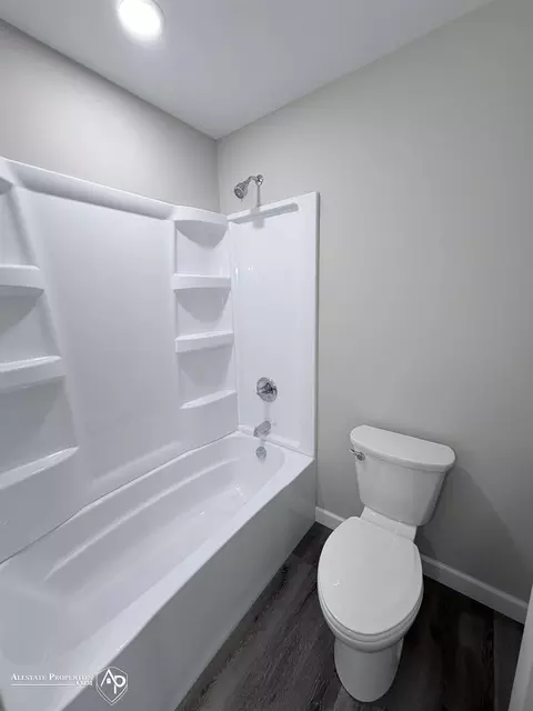 Bath - 719 Fitzner, Davison, MI 48423 photo 2 of 2