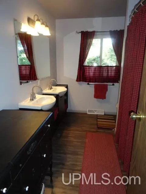 7753 Evergreen, Munising, MI 49862 photo 15