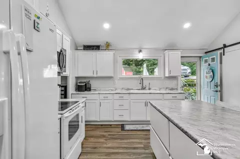 Kitchen - 7940 Shaffer, Reading, MI 49274 photo 6 of 8