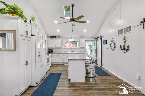 Kitchen - 7940 Shaffer, Reading, MI 49274 photo 4 of 8
