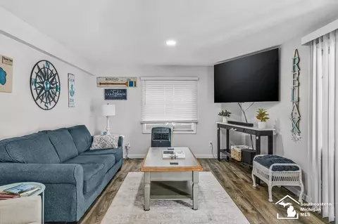 Living - 7940 Shaffer, Reading, MI 49274 photo 2 of 3