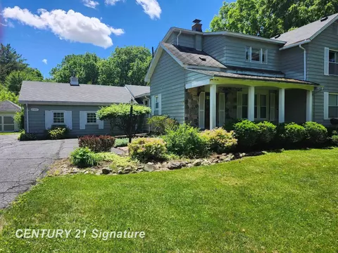 5501 Calkins, Flint, MI 48532