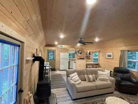 Living - 26950 E 26881 E Grosse Pt, Hancock, MI 49930 photo 2 of 2