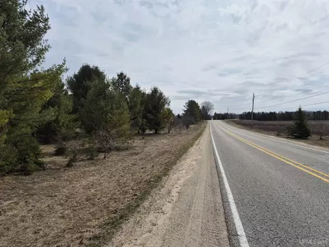 East 20 Quarry, Gulliver, MI 49840