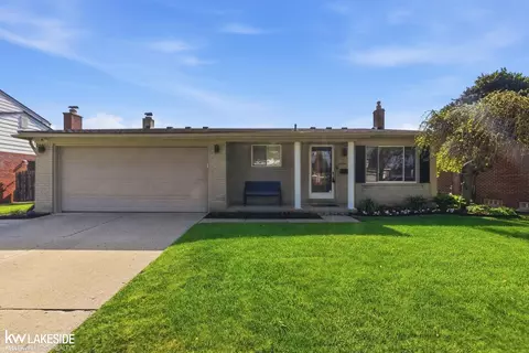 40916 Pickett Rdg, Sterling Heights, MI 48313