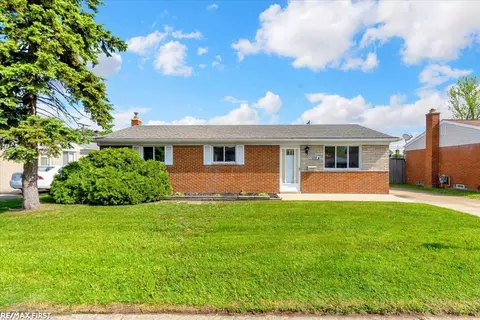 Exterior - 17523 Moors, Fraser, MI 48026 photo 2 of 4