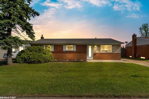 17523 Moors, Fraser, MI 48026