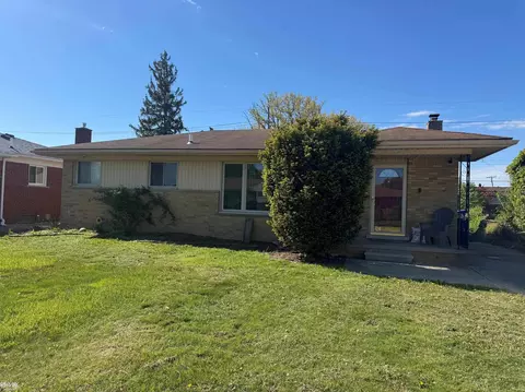 8430 Darlene, Warren, MI 48093