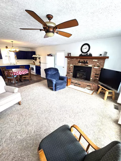 Living - 5073 Ruby, Gladwin, MI 48624 photo 2 of 4