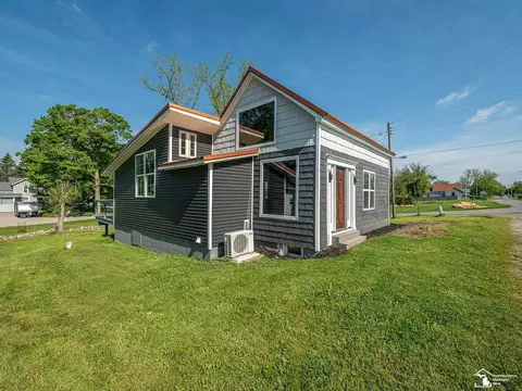 6621 Devils Lk, Manitou Beach, MI 49253