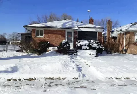 27301 Ursuline, Saint Clair Shores, MI 48081