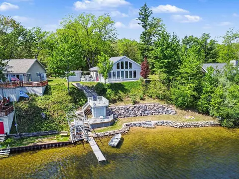 381 W Long Lk, Harrison, MI 48625