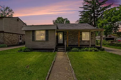 9005 Deering, Livonia, MI 48150