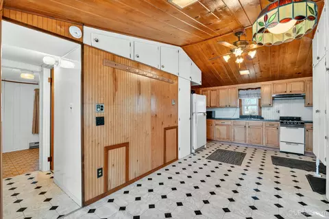 Entry Way - 17751 Long Pt, Germfask, MI 49836 photo 3 of 3