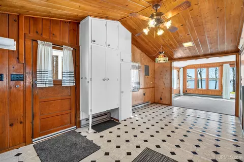 Entry Way - 17751 Long Pt, Germfask, MI 49836 photo 1 of 3