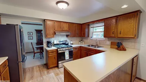 Kitchen - 15995 Quail, Macomb, MI 48044 photo 2 of 2