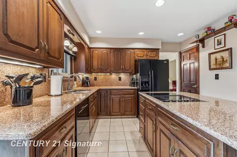 Kitchen - 3575 E Marcus, Saginaw, MI 48603 photo 2 of 7