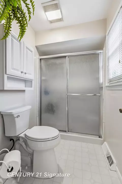 Bath - 3575 E Marcus, Saginaw, MI 48603 photo 5 of 6