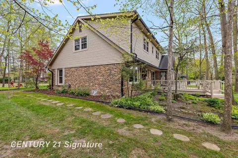 Exterior - 3575 E Marcus, Saginaw, MI 48603 photo 12 of 14