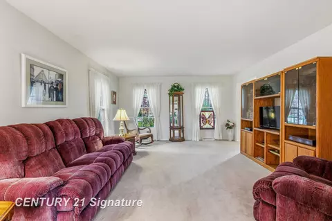 Living - 3575 E Marcus, Saginaw, MI 48603 photo 3 of 3