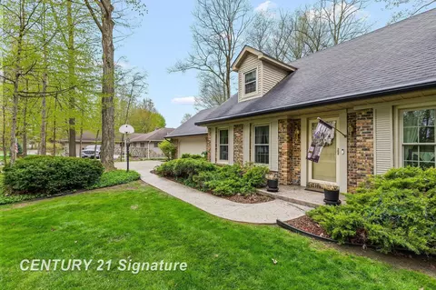 Exterior - 3575 E Marcus, Saginaw, MI 48603 photo 8 of 14