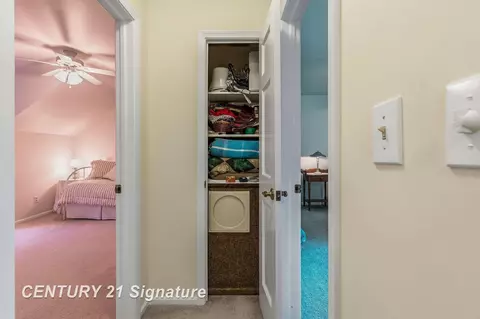 Entry Way - 3575 E Marcus, Saginaw, MI 48603 photo 4 of 6