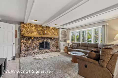 Living - 3575 E Marcus, Saginaw, MI 48603 photo 1 of 3