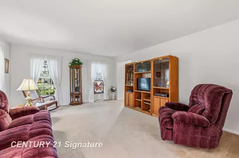 Living - 3575 E Marcus, Saginaw, MI 48603 photo 2 of 3